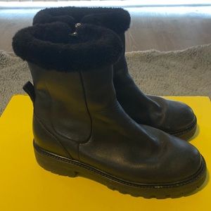 Black cozy Girl winter boots!